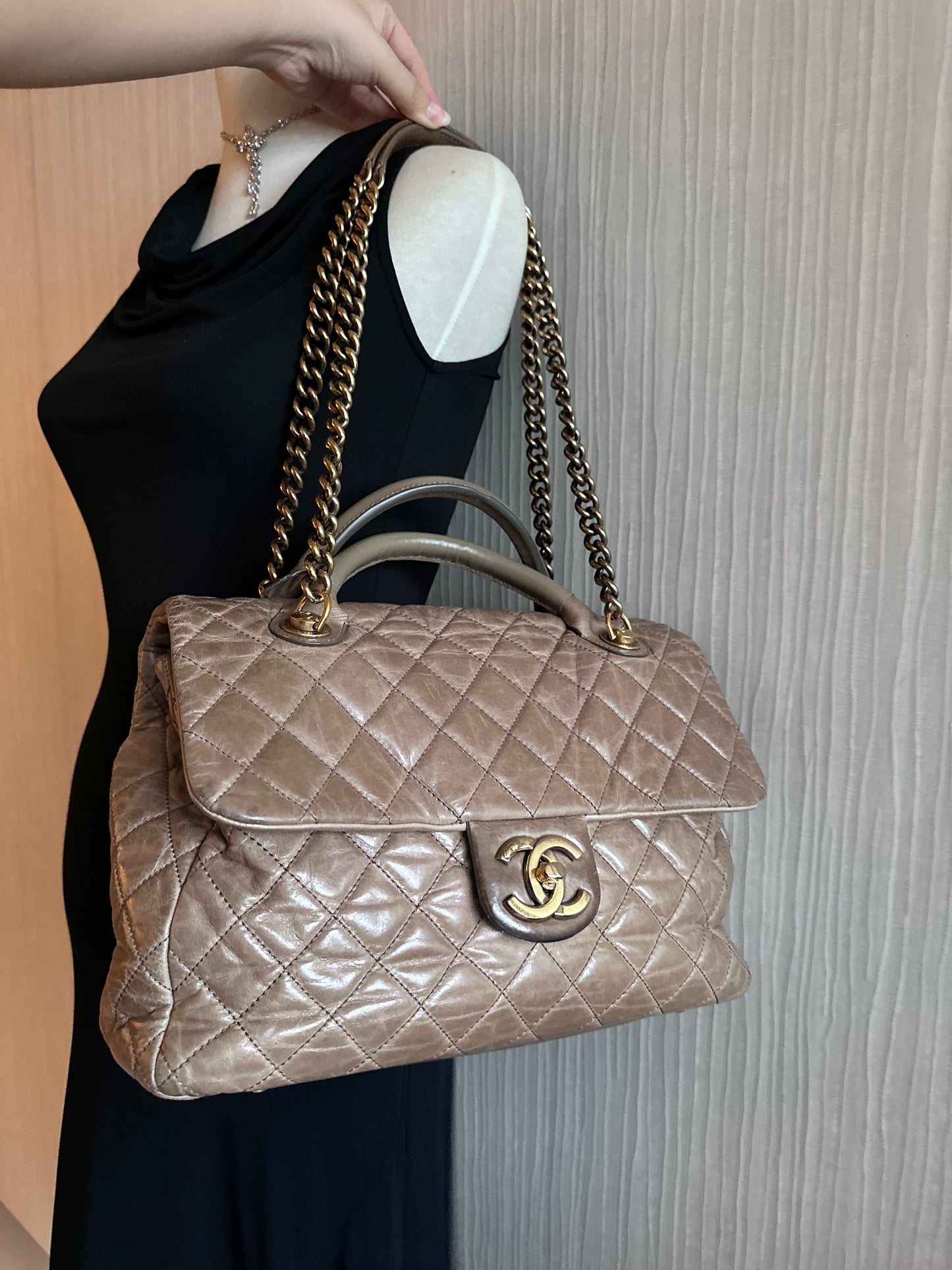 Chanel Jumbo Flap Bag Castlerock Top Handle 一 Brown Wrinkled Calfskin
