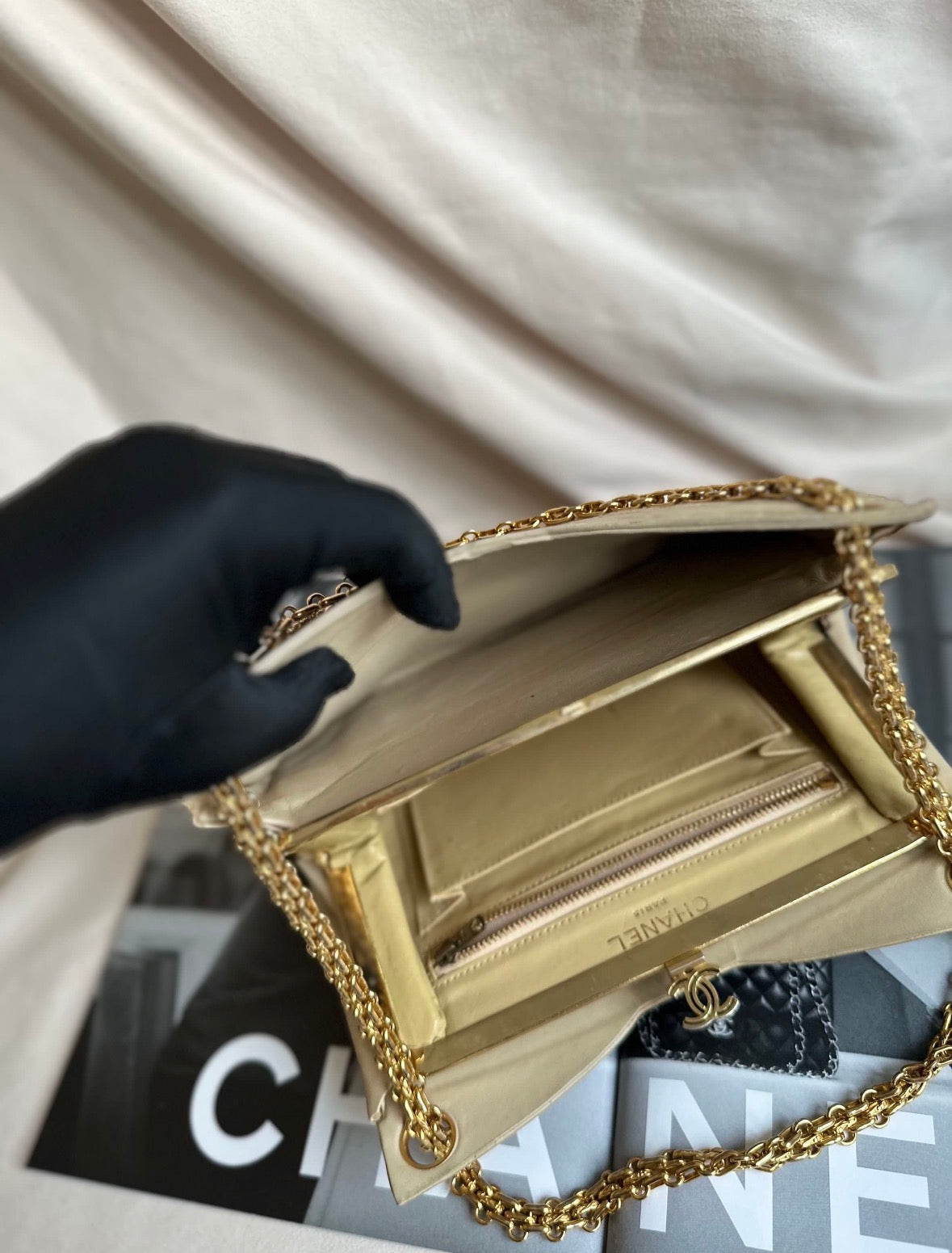 Chanel Vintage Kisslock Quilted Shoulder Bag - 24K Gold Plated Hardware