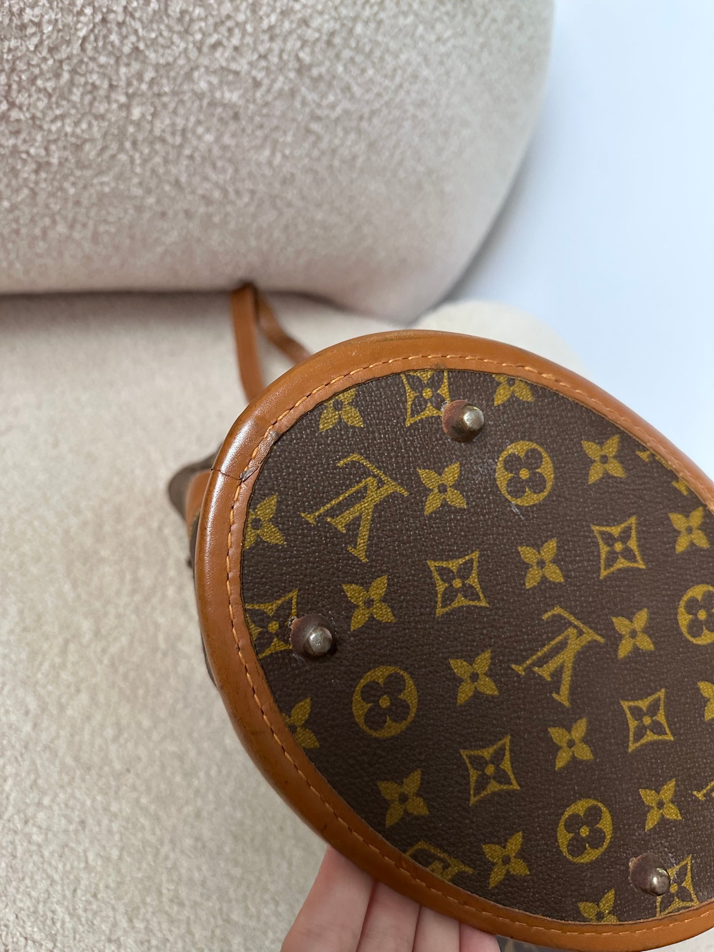 Louis Vuitton Bucket Bag USA Monogram Canvas Wth Pouch