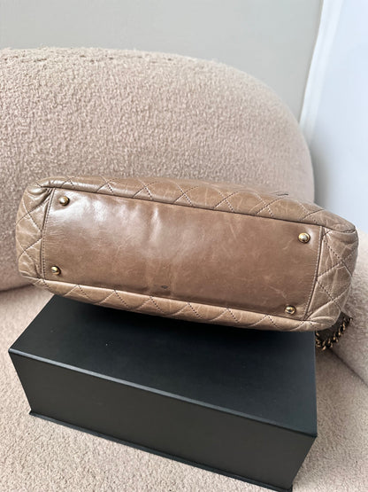 Chanel Jumbo Flap Bag Castlerock Top Handle 一 Brown Wrinkled Calfskin
