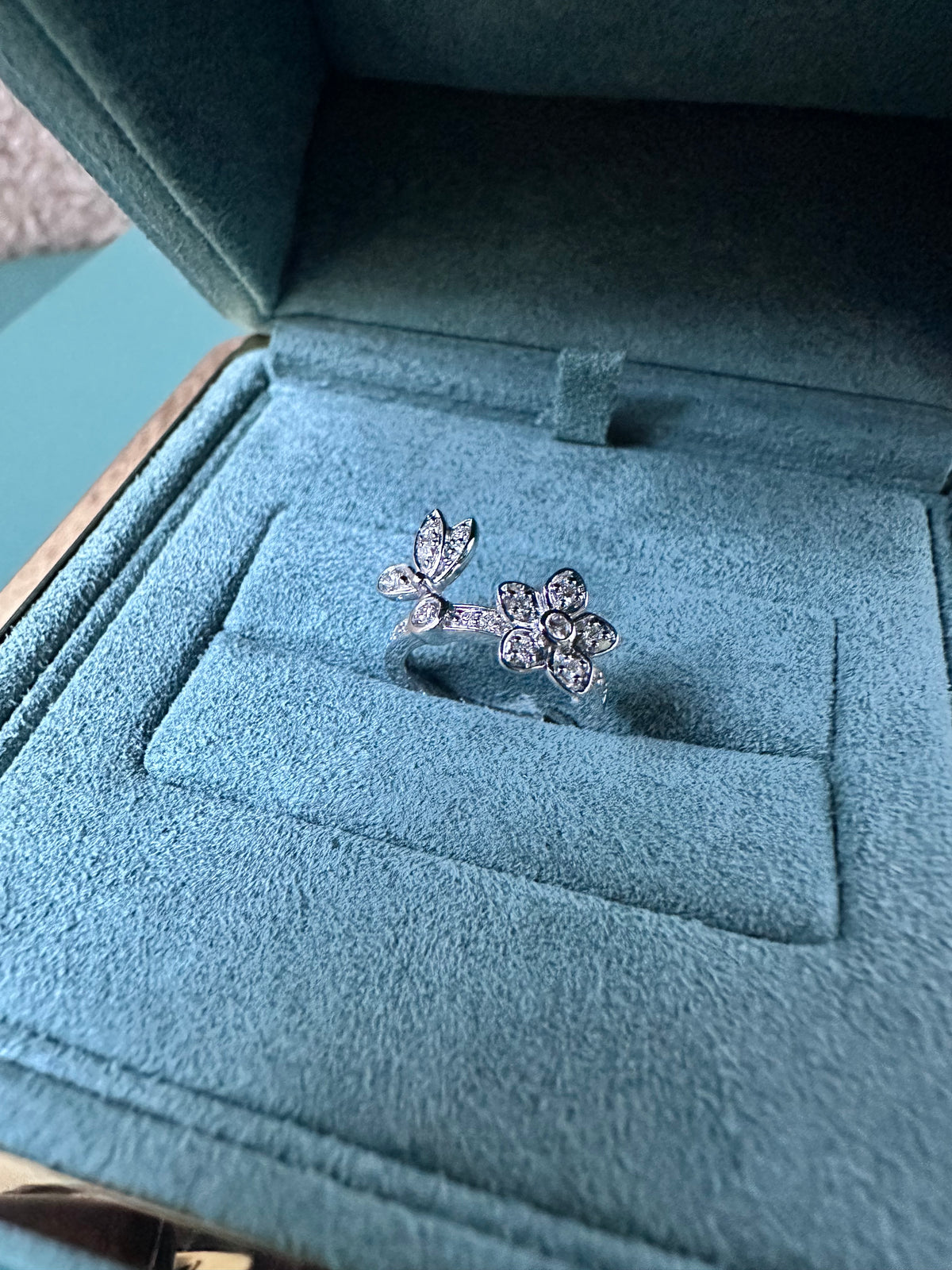 GRAFF Diamonds Ear Cuff Earrings