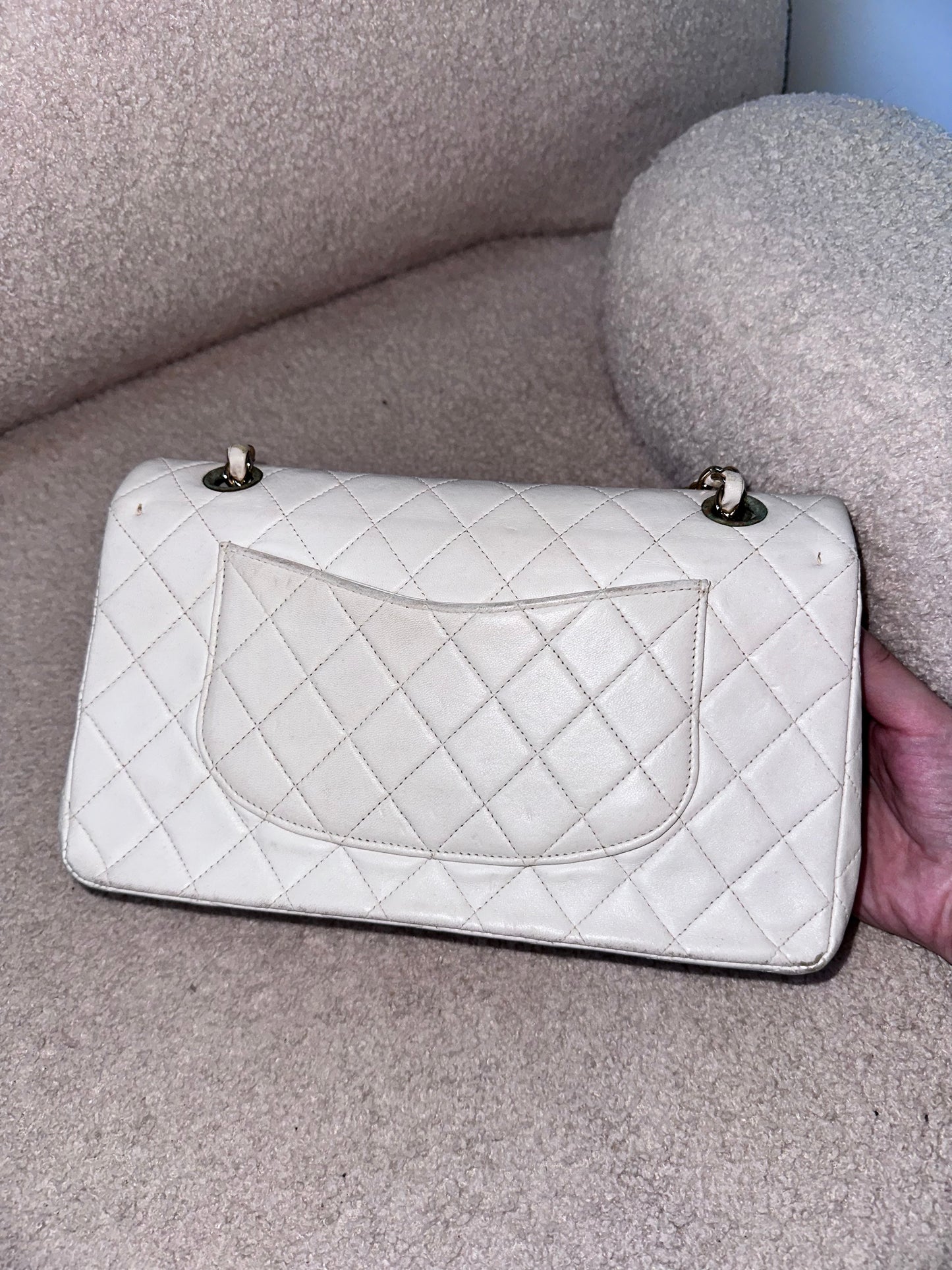 Chanel Classic Medium Double Flap Vintage - White Leather / 24K Gold Plated Hardware
