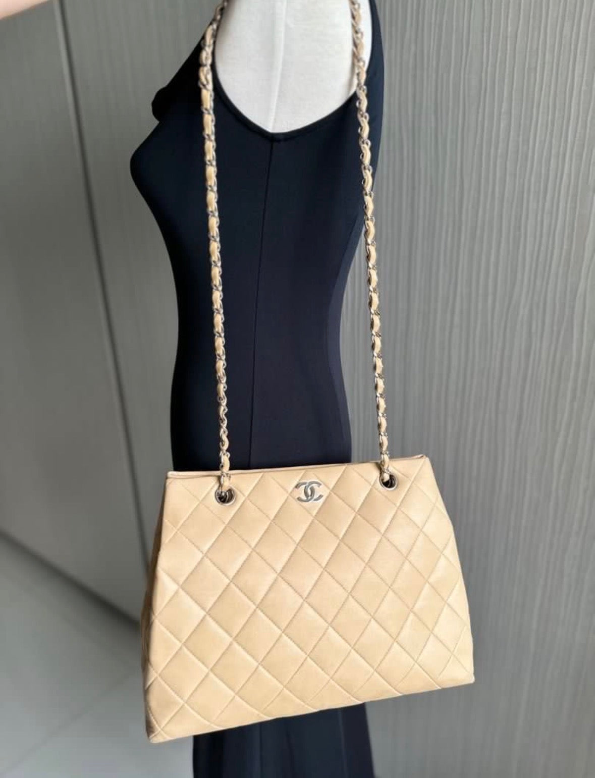 Chanel Vintage Quilted Classic Shoppers Tote Bag - Beige / Silver Hardware