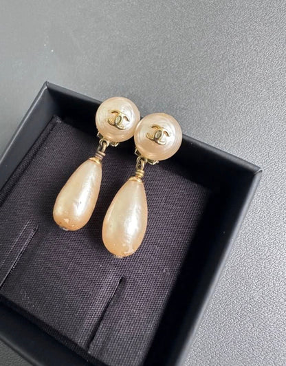 Rare Chanel 1994 Vintage Pearl Dangling Earrings