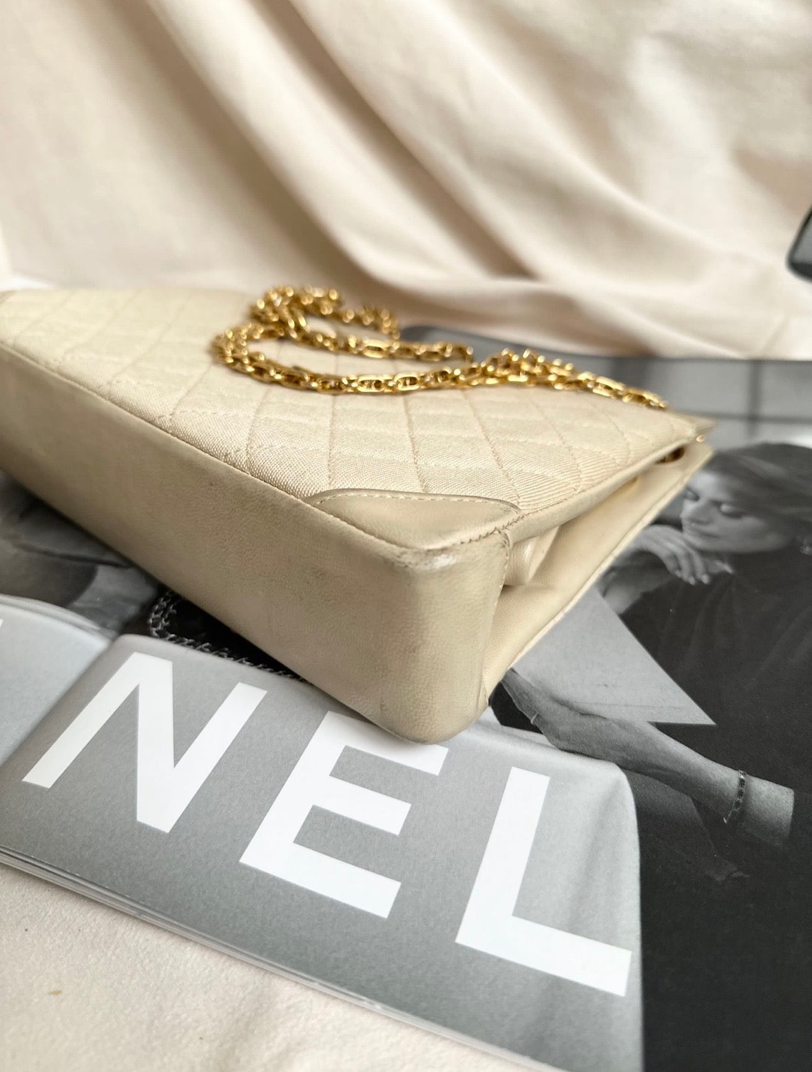 Chanel Vintage Kisslock Quilted Shoulder Bag - 24K Gold Plated Hardware
