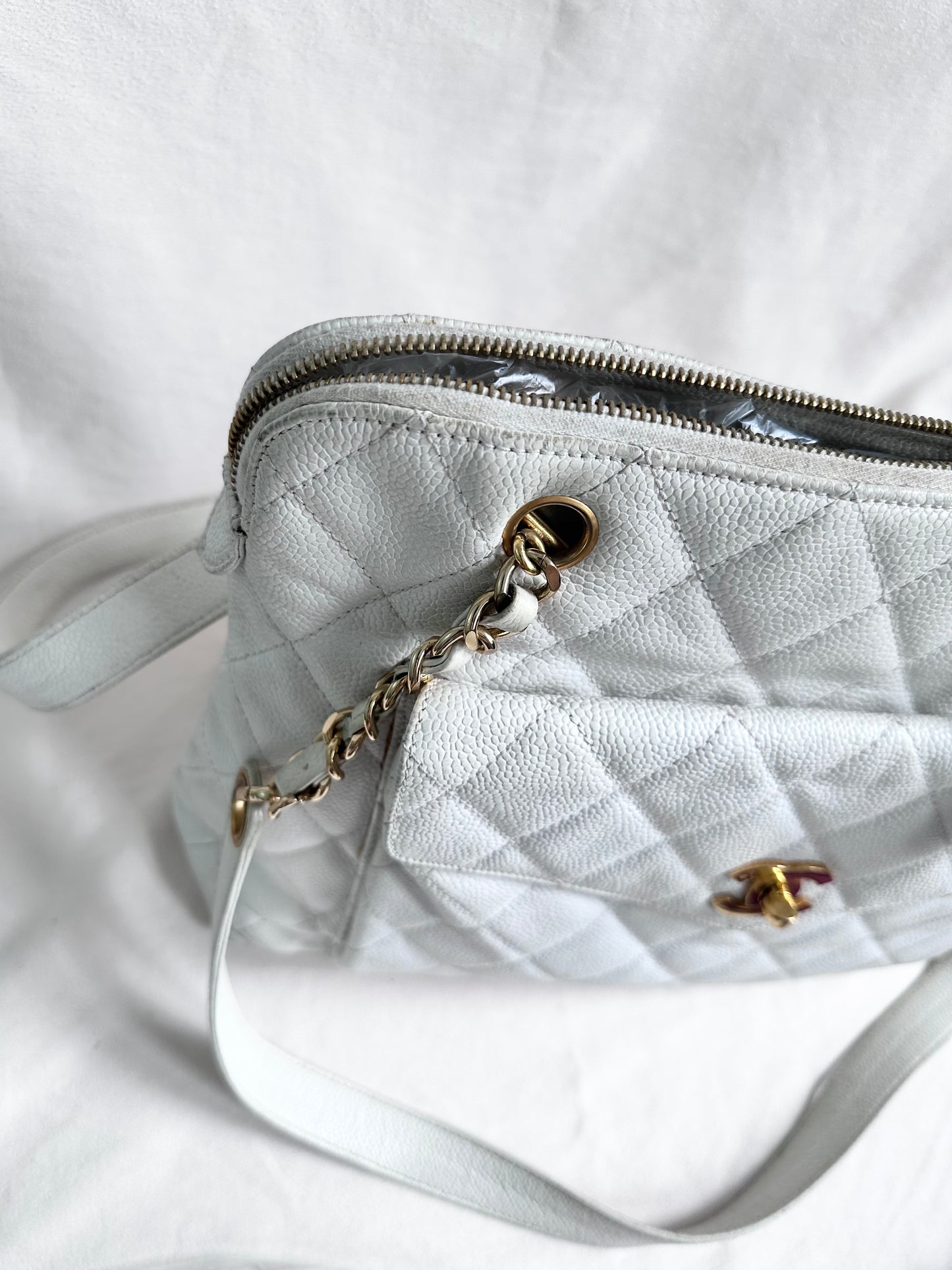 Chanel Caviar Quilted Hobo Shoppers Tote Bag - White / 24K Gold Plated Hardware