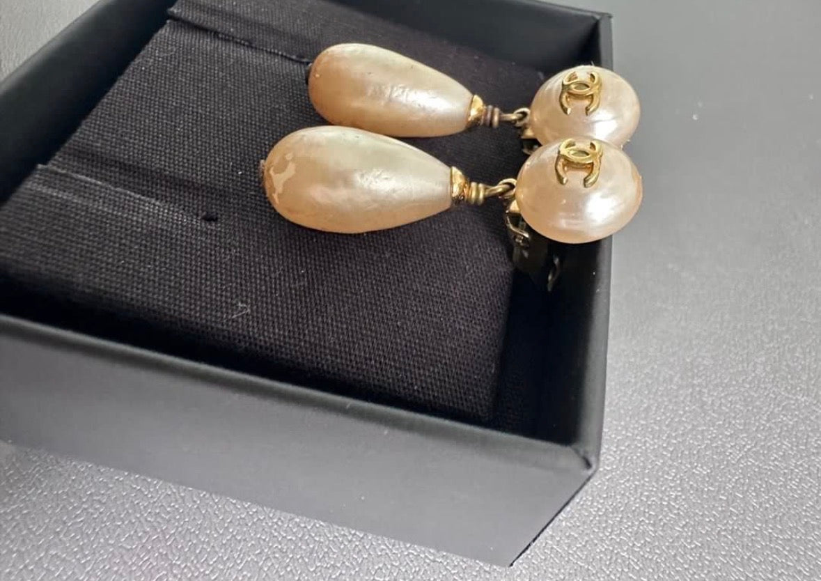 Rare Chanel 1994 Vintage Pearl Dangling Earrings