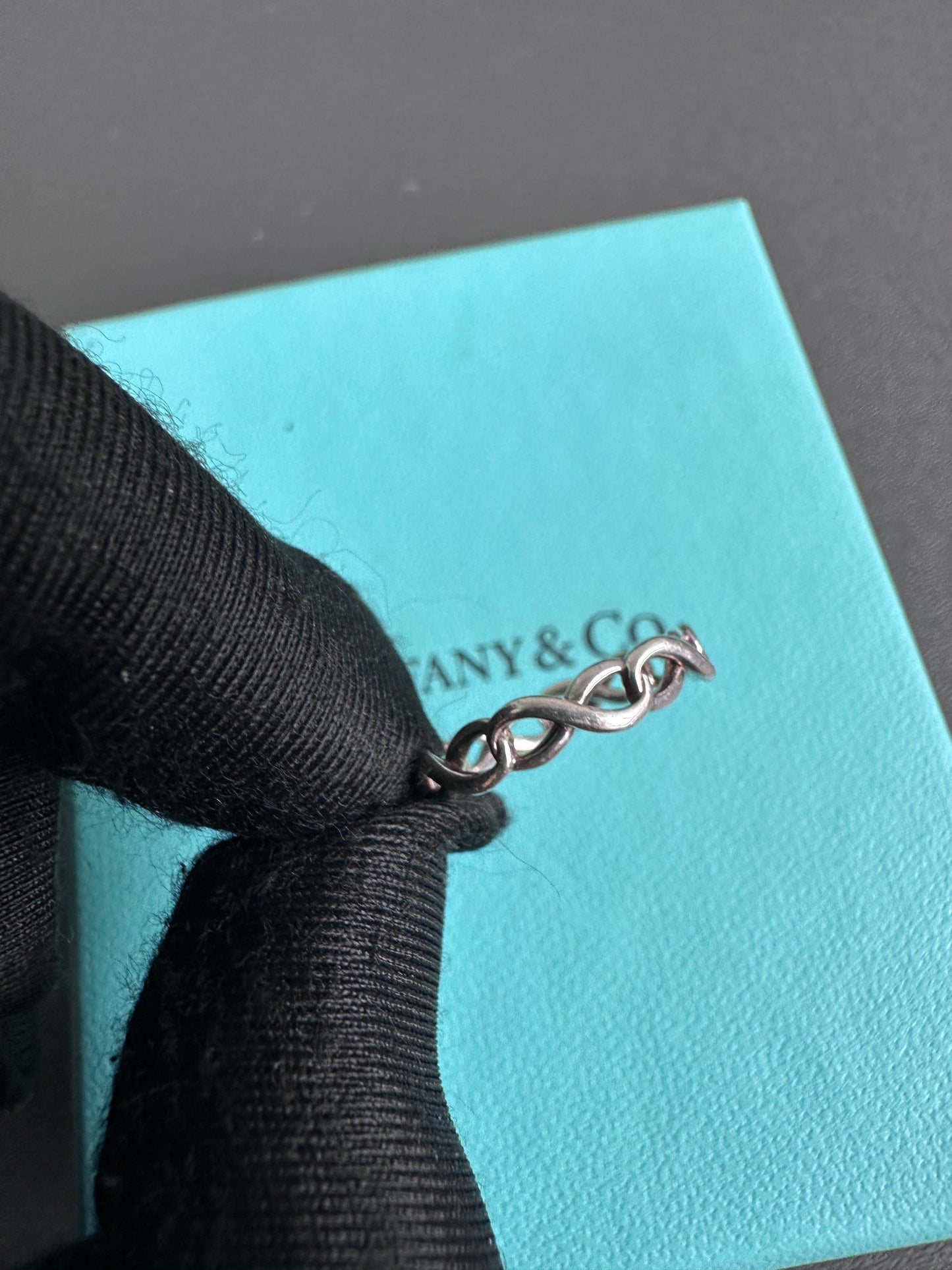 Tiffany & Co Fine Jewellery 925 Silver Infinity Narrow Band Ring