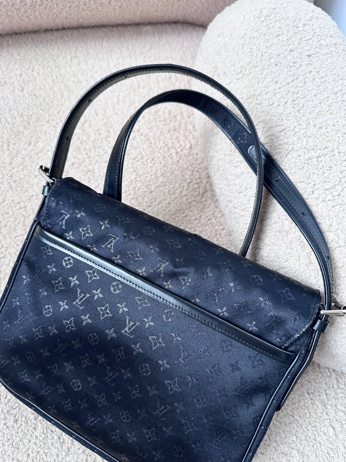 Rare Louis Vuitton Fairytale Conte De Fées Musette Shirley Monogram Bag