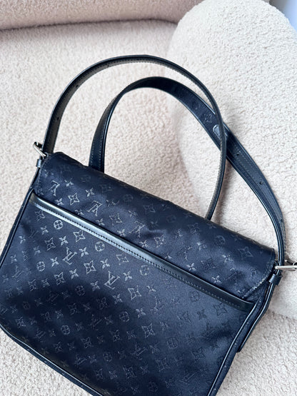 Rare Louis Vuitton Fairytale Conte De Fées Musette Shirley Monogram Bag