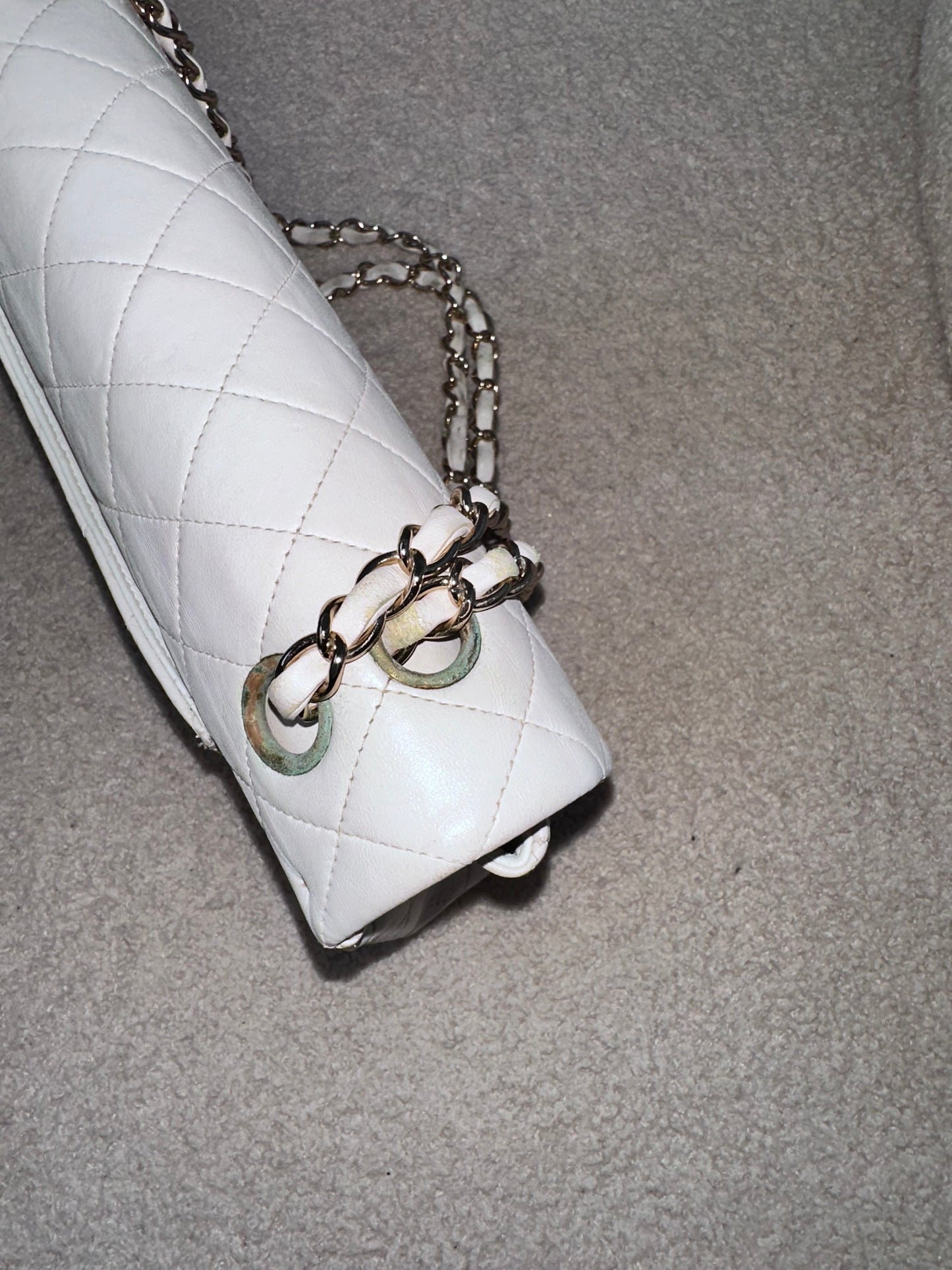 Chanel Classic Medium Double Flap Vintage - White Leather / 24K Gold Plated Hardware