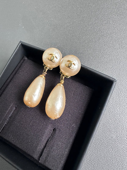 RARE Chanel 1994 Vintage Pearl Dangling Earrings 24K Gold Plated