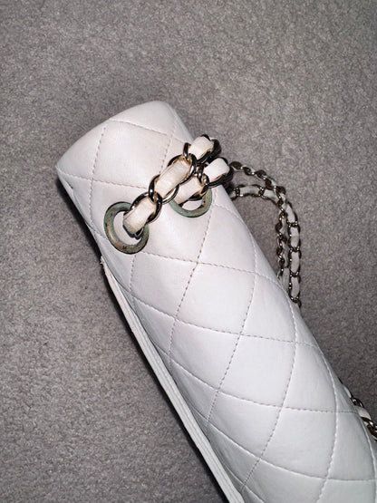 Chanel Classic Medium Double Flap Vintage - White Leather / 24K Gold Plated Hardware