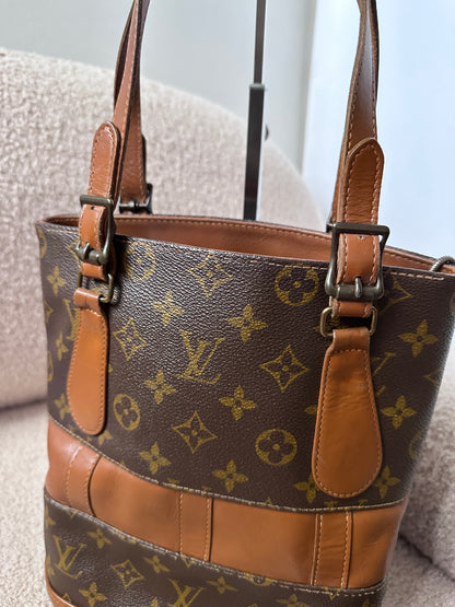 Louis Vuitton Bucket Bag USA Monogram Canvas Wth Pouch