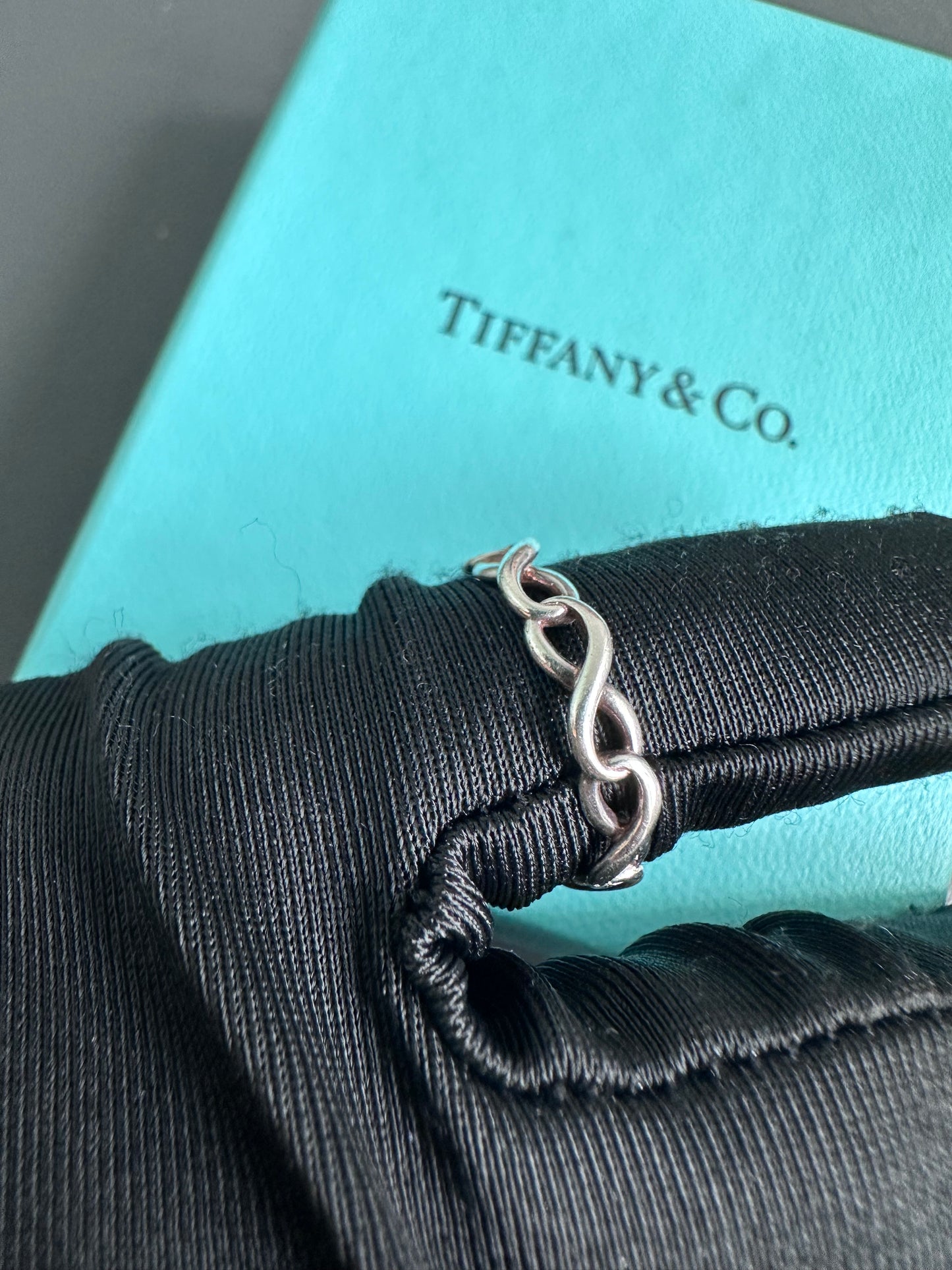 Tiffany & Co Fine Jewellery 925 Silver Infinity Narrow Band Ring
