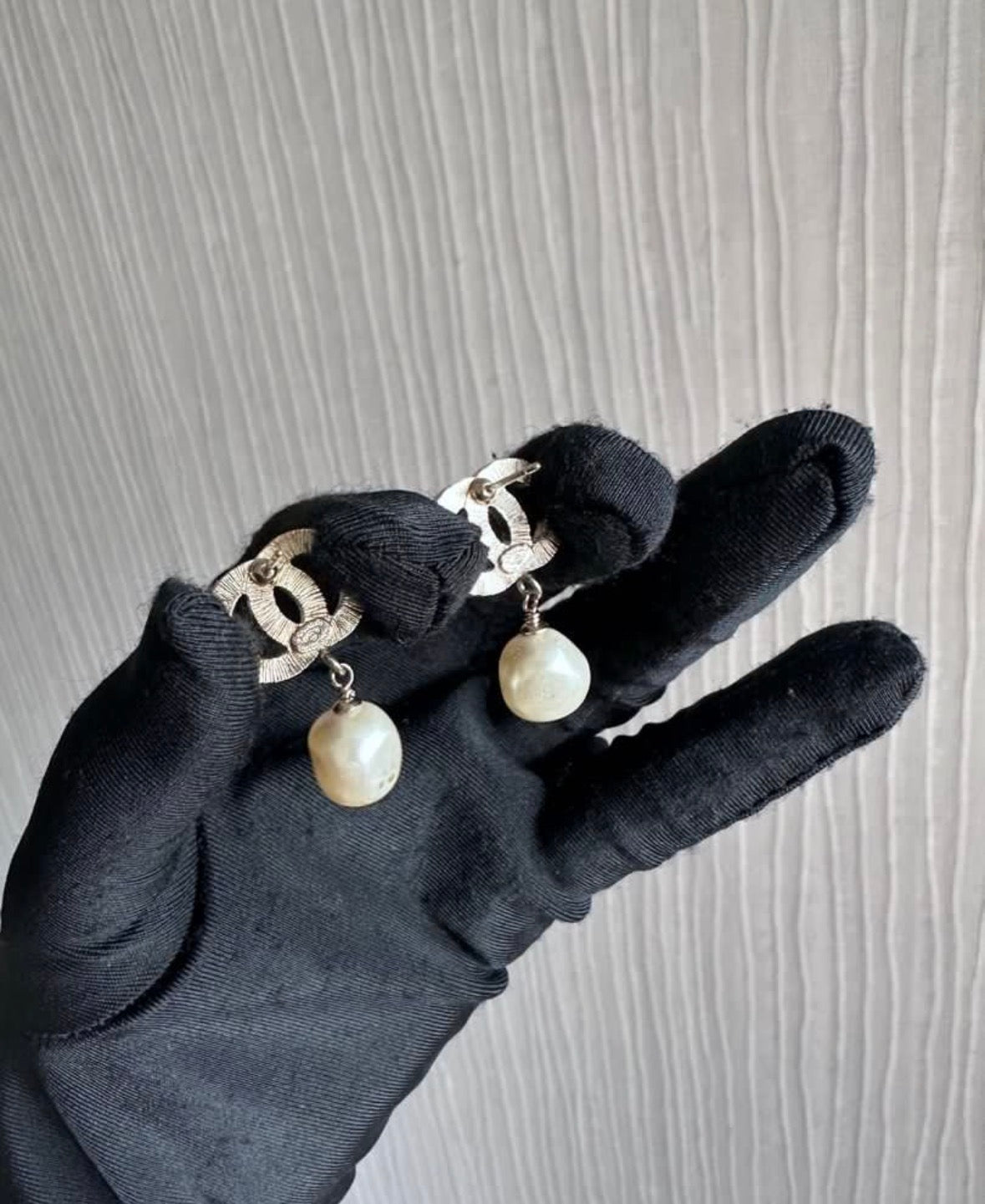 Chanel Classic CC Natural Pearl Dangling Earrings