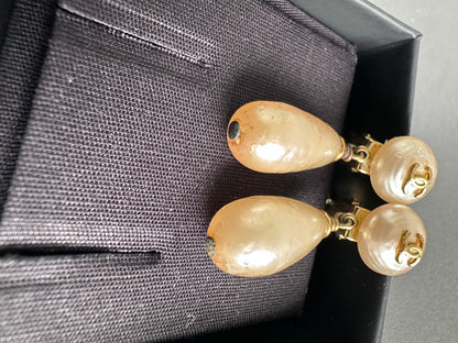 RARE Chanel 1994 Vintage Pearl Dangling Earrings 24K Gold Plated