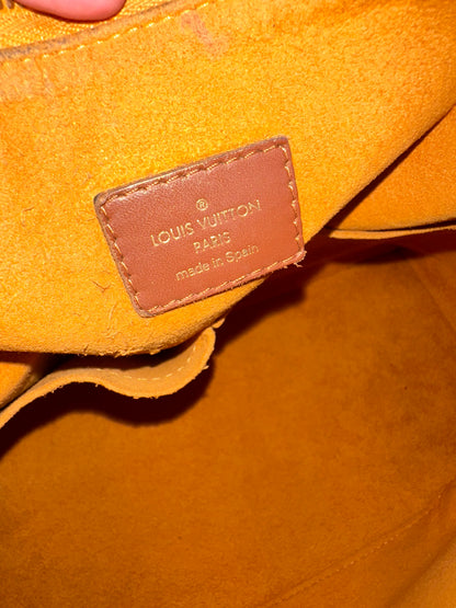Louis Vuitton V Tote bag MM - Monogram / Tan Leather