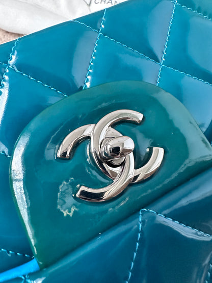Chanel Jumbo Patent Quilted Classic Flap Bag