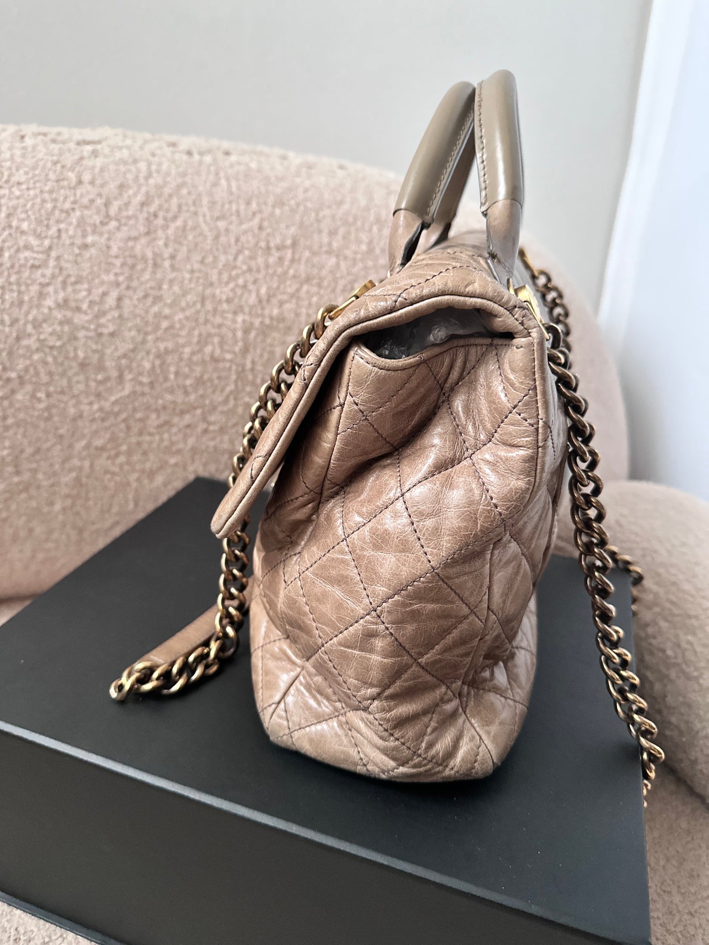 Chanel Jumbo Flap Bag Castlerock Top Handle 一 Brown Wrinkled Calfskin