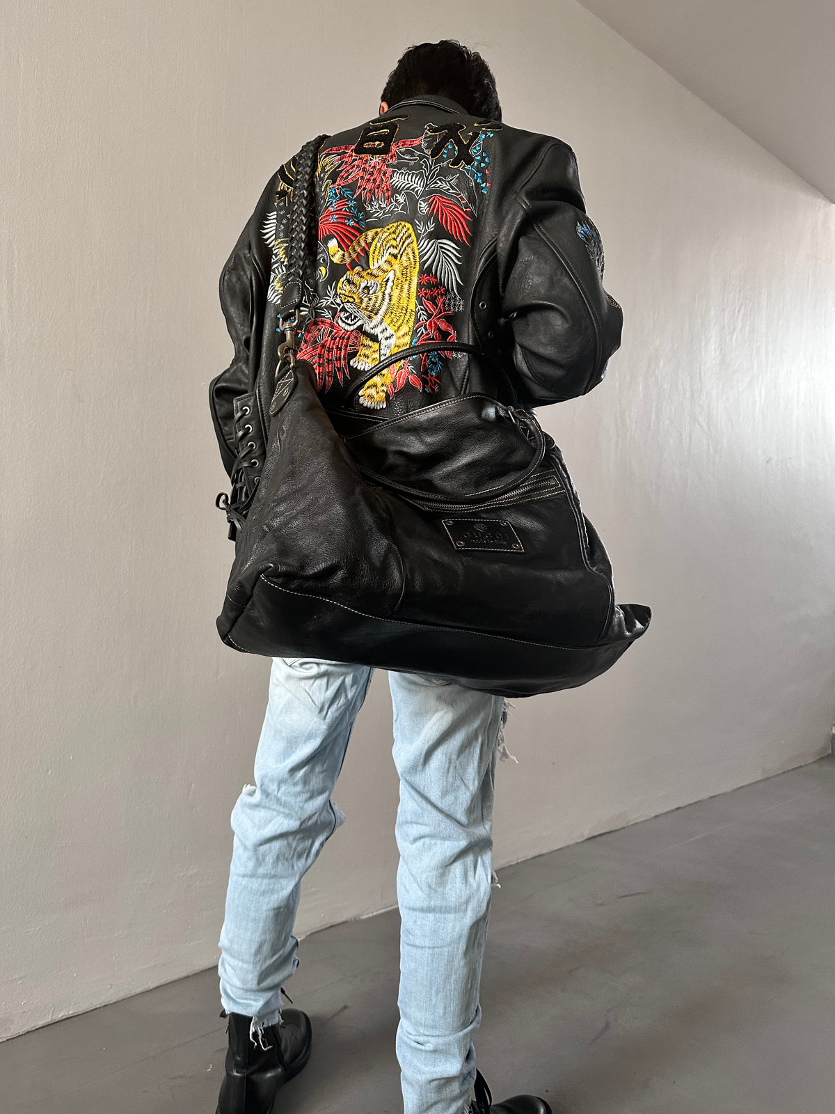 Gucci Voyager Black Leather Hobo Extra Large Tote Bag