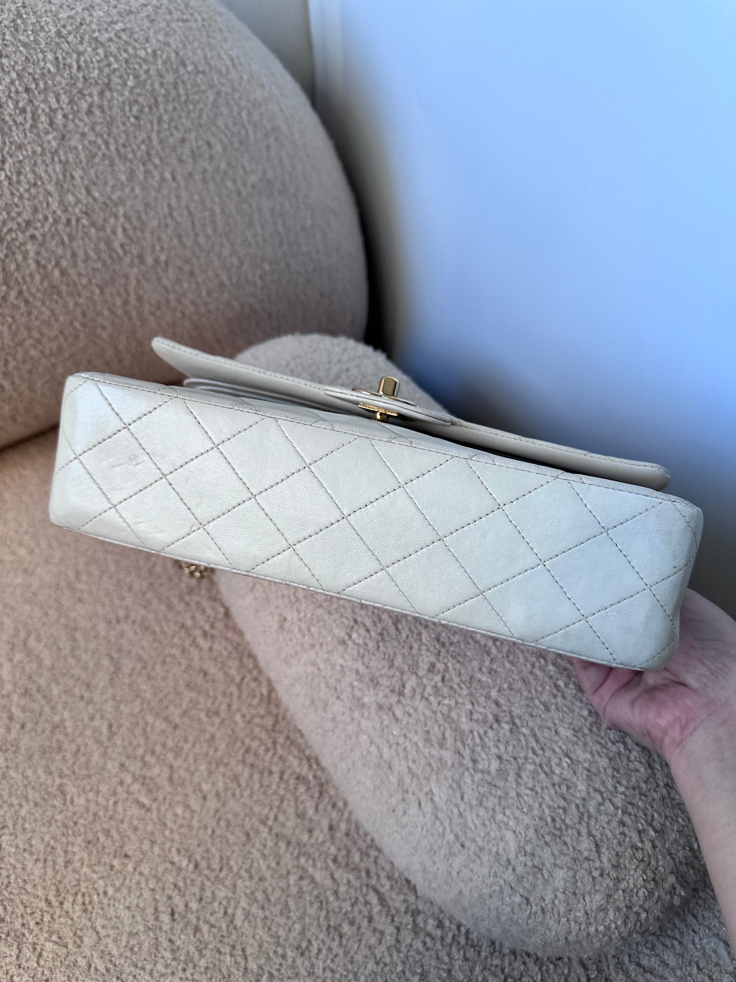 Chanel Classic Medium Double Flap Vintage - White Leather / 24K Gold Plated Hardware