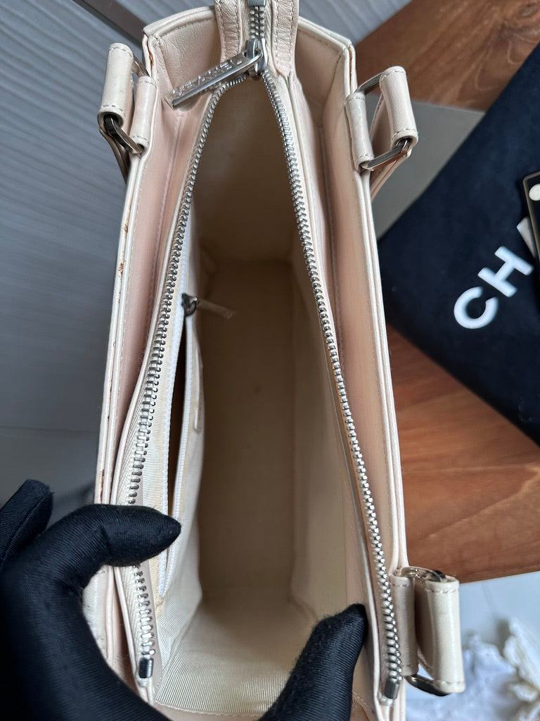 Chanel Vintage Beige Chocolate Bar Shoulder Tote Bag