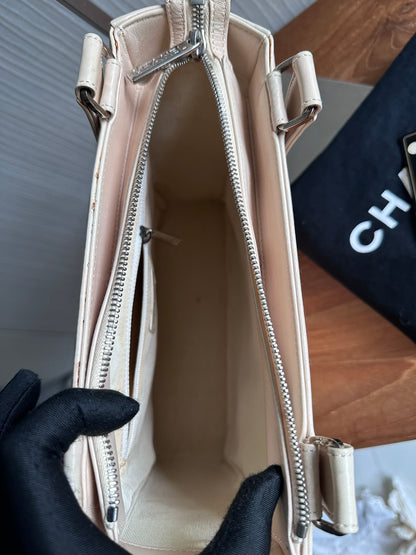 Chanel Vintage Beige Chocolate Bar Shoulder Tote Bag