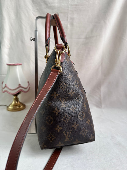 Louis Vuitton V Tote bag MM - Monogram / Tan Leather