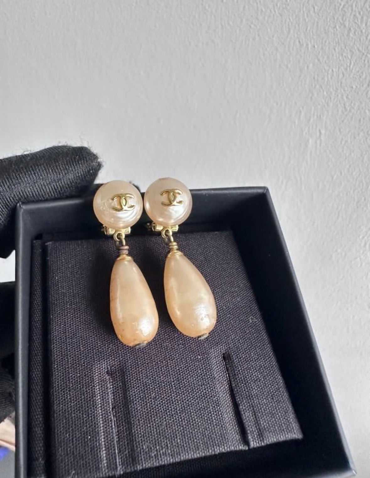 Rare Chanel 1994 Vintage Pearl Dangling Earrings