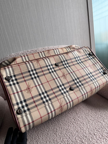 Burberry XXL Carry On Luggage Carrier Duffle Bag