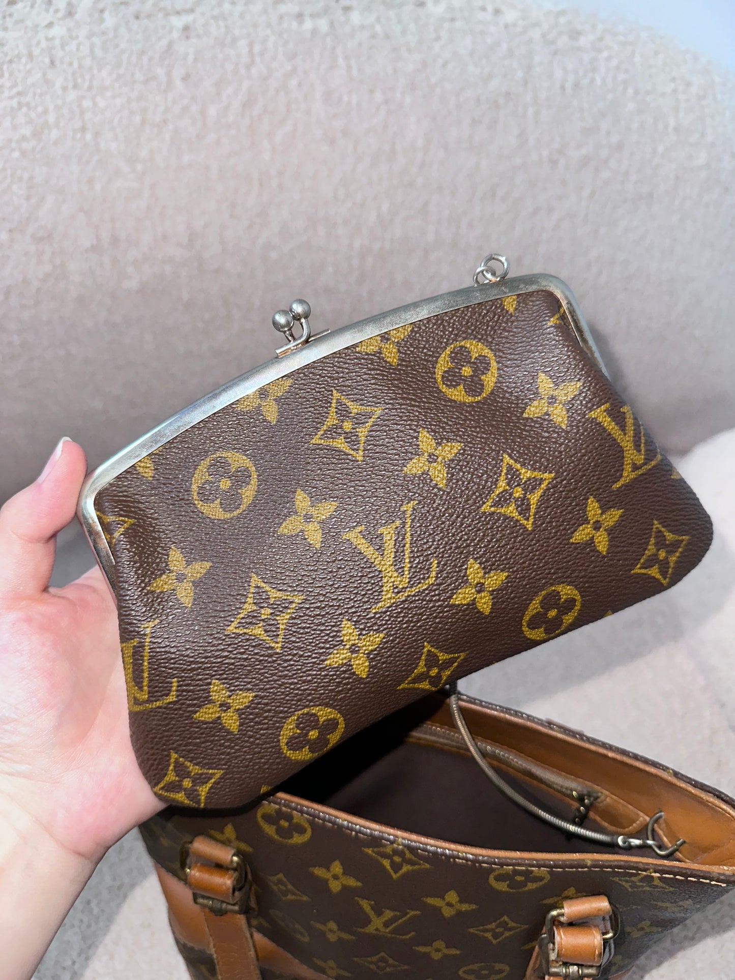 Louis Vuitton Bucket Bag USA Monogram Canvas Wth Pouch