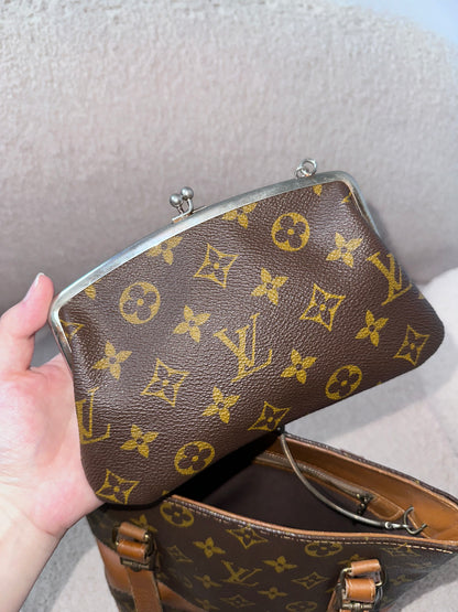 Louis Vuitton Bucket Bag USA Monogram Canvas Wth Pouch