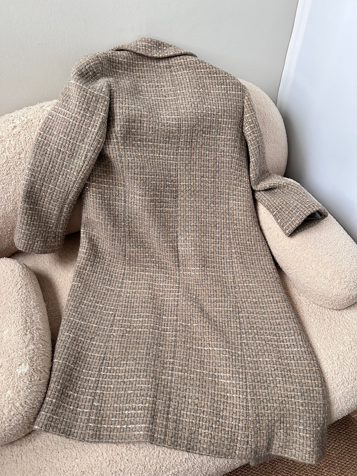 Chanel Runway Coat 00A Gold Beige Sequins Tweed Wool Long Jacket
