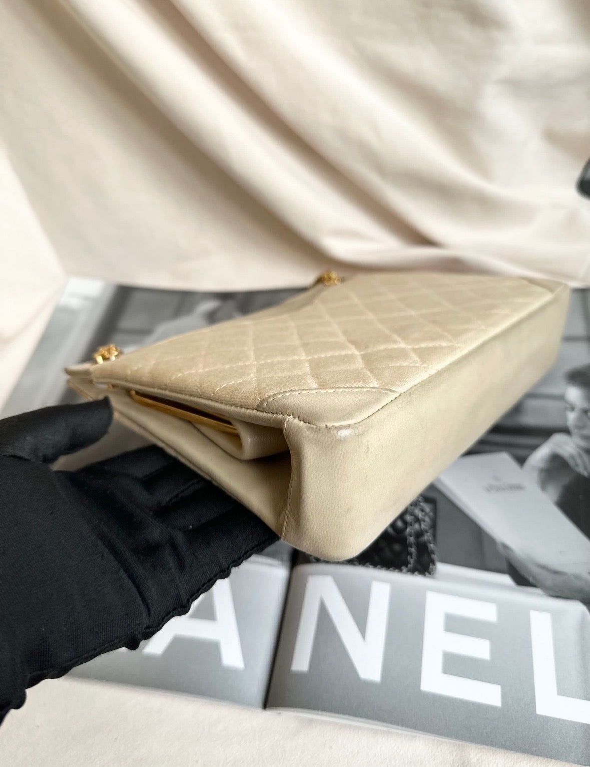 Chanel Vintage Kisslock Quilted Shoulder Bag - 24K Gold Plated Hardware