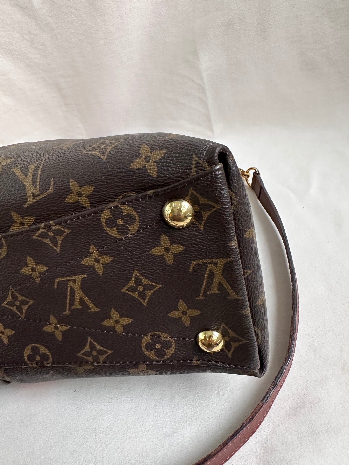 Louis Vuitton V Tote bag MM - Monogram / Tan Leather