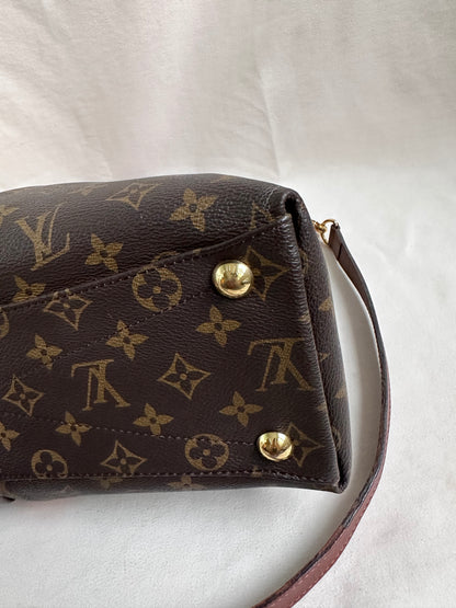 Louis Vuitton V Tote bag MM - Monogram / Tan Leather
