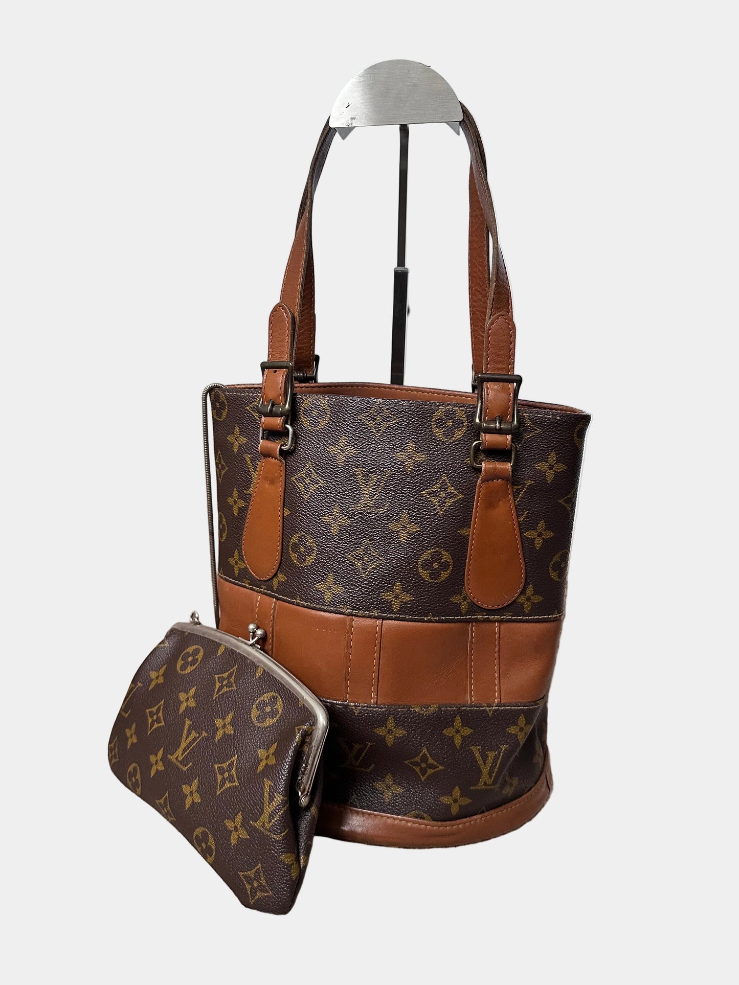 Louis Vuitton Bucket Bag USA Monogram Canvas Wth Pouch