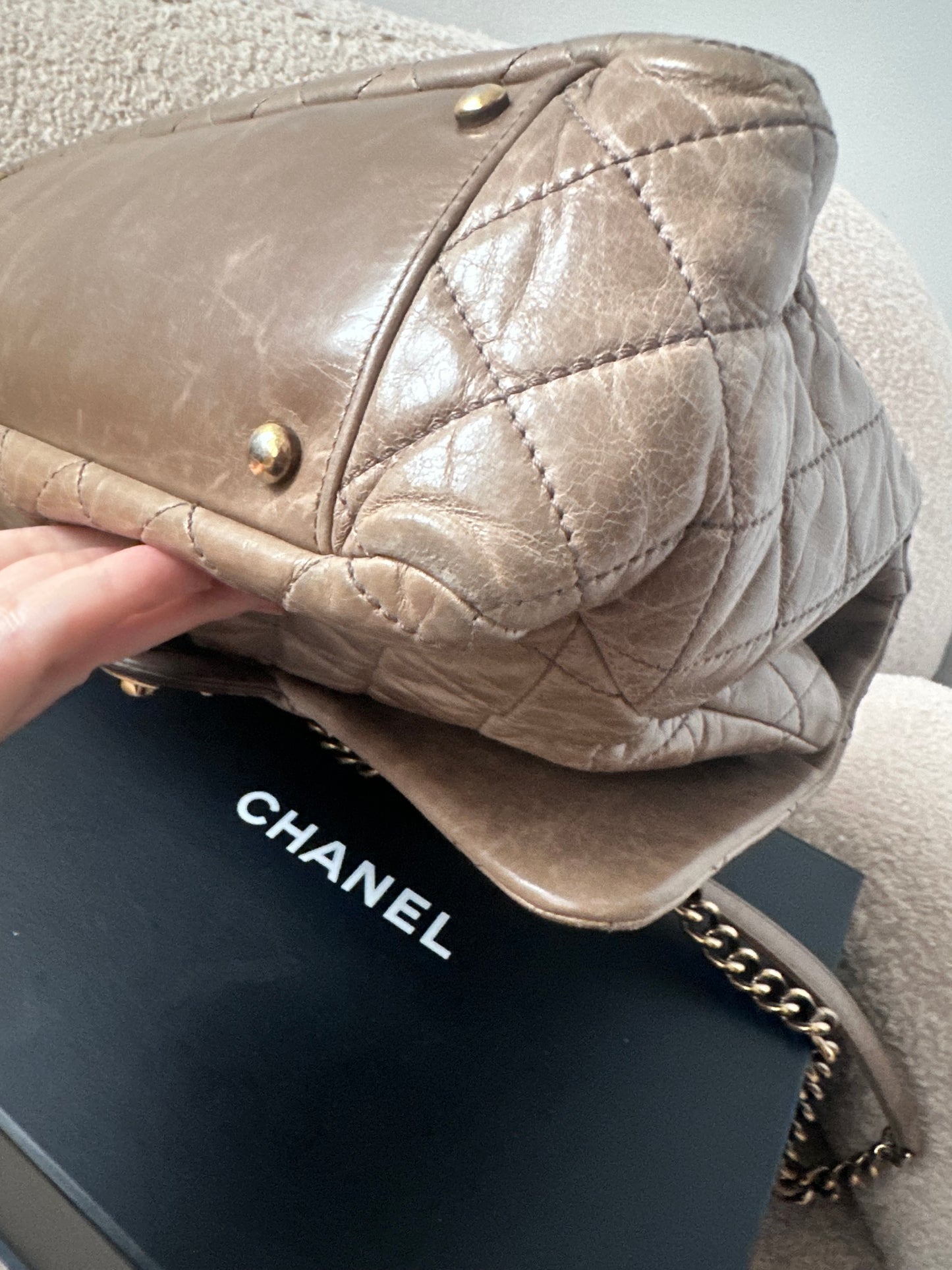 Chanel Jumbo Flap Bag Castlerock Top Handle 一 Brown Wrinkled Calfskin