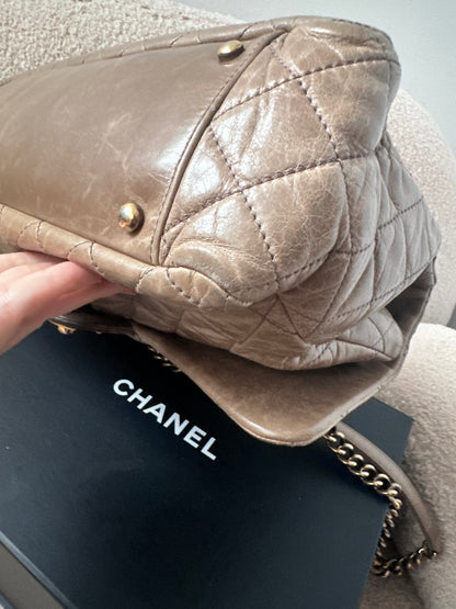 Chanel Jumbo Flap Bag Castlerock Top Handle 一 Brown Wrinkled Calfskin