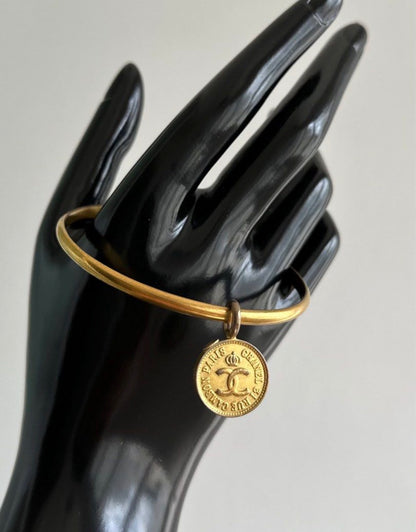 Chanel 1885 Vintage 24K Gold Paris Coin Medallion Charm Bangle Bracelet