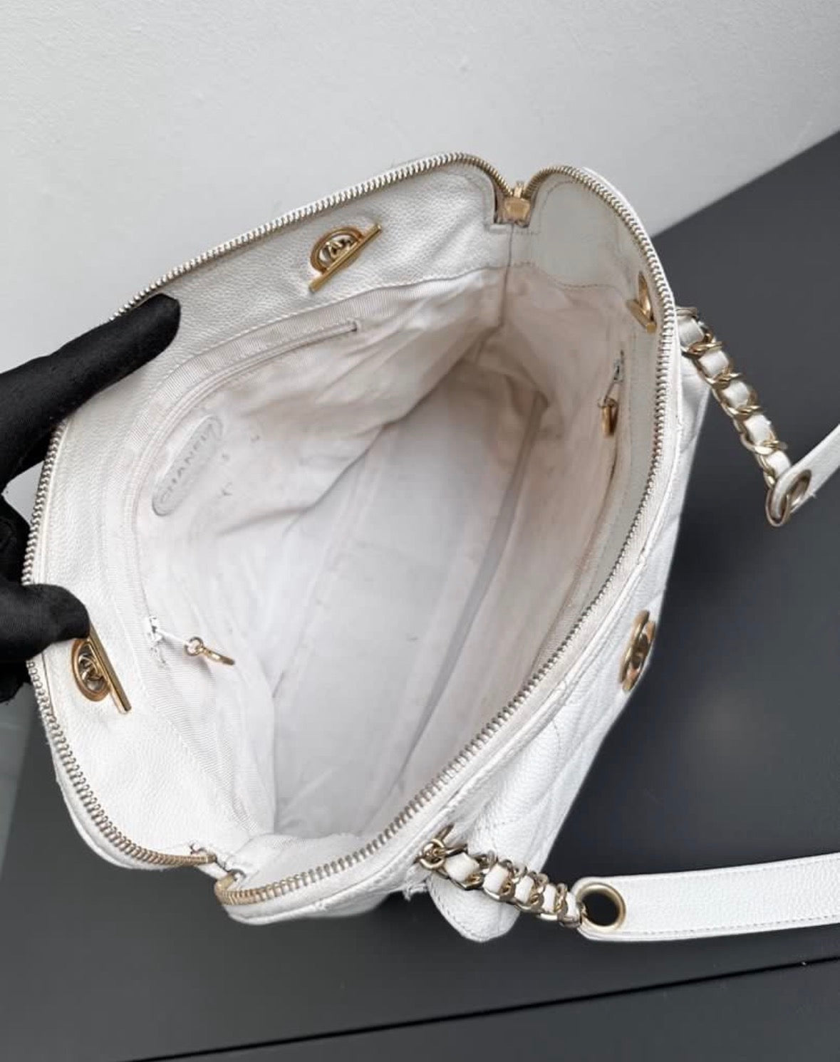 Chanel Caviar Quilted Hobo Shoppers Tote Bag - White / 24K Gold Plated Hardware