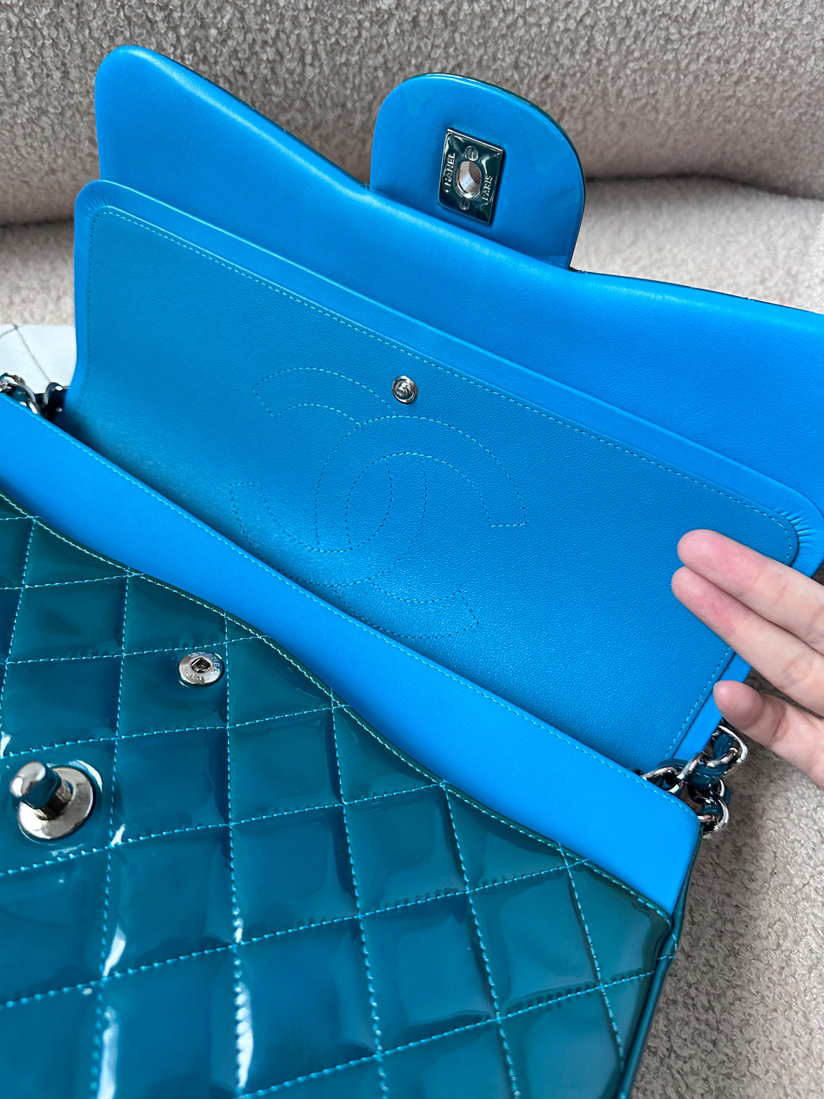 Chanel Jumbo Patent Quilted Classic Flap Bag