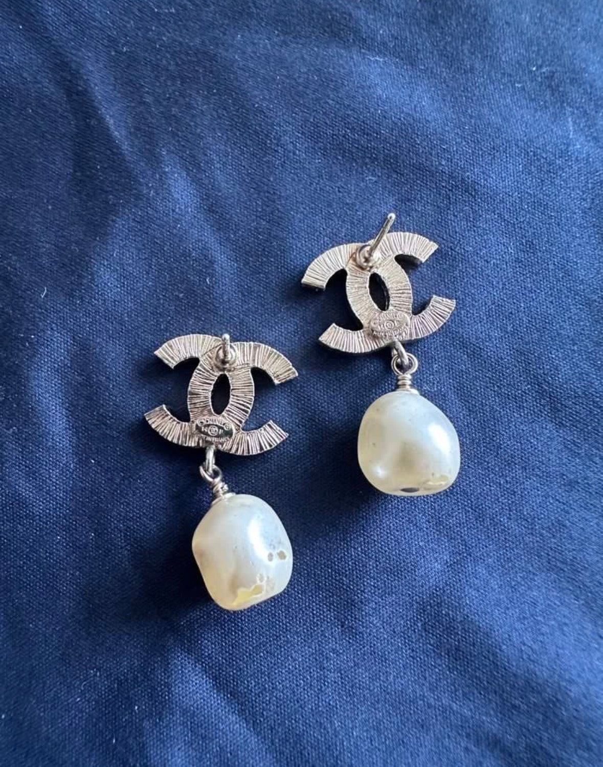 Chanel Classic CC Natural Pearl Dangling Earrings