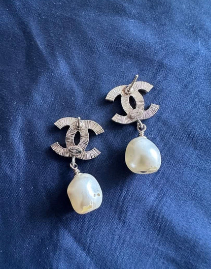 Chanel Classic CC Natural Pearl Dangling Earrings