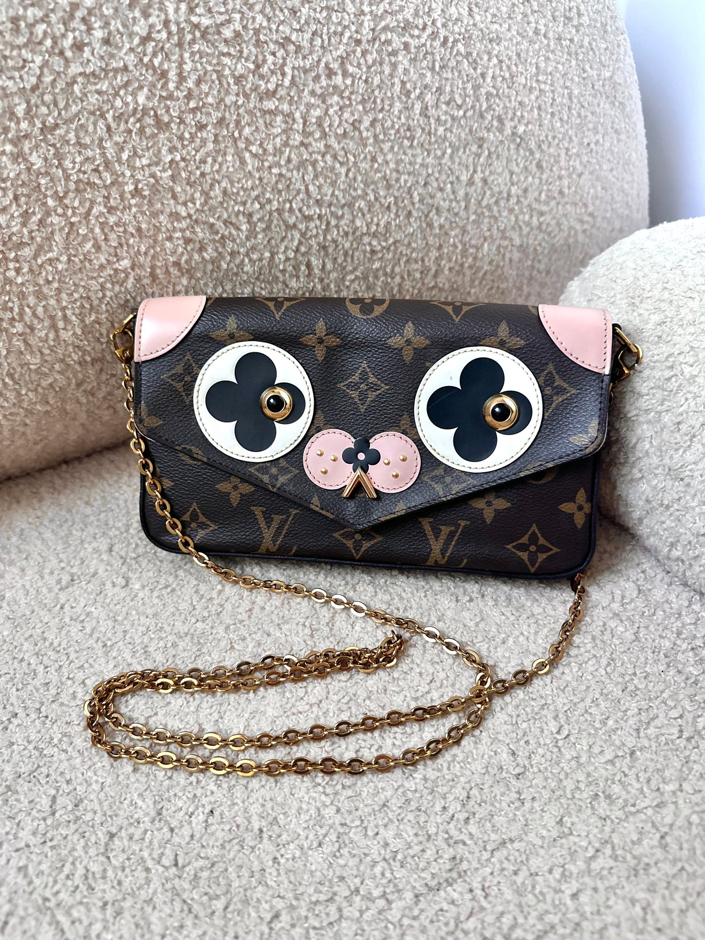 Louis Vuitton Limited Edition Valentine Dog Pochette Felicie Crossbody Bag - Monogram / Rose Ballerine