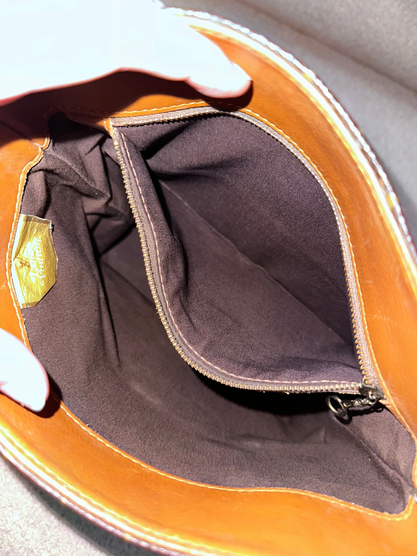 Louis Vuitton Bucket Bag USA Monogram Canvas Wth Pouch