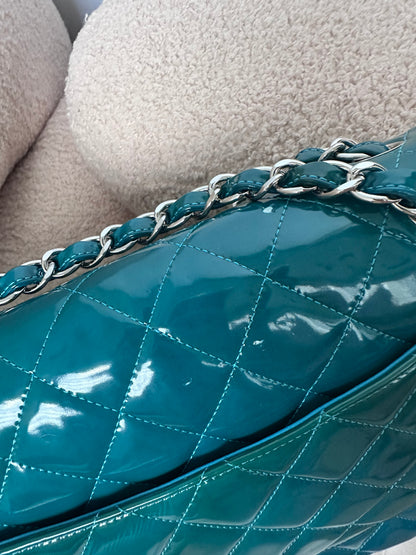 Chanel Jumbo Patent Quilted Classic Flap Bag