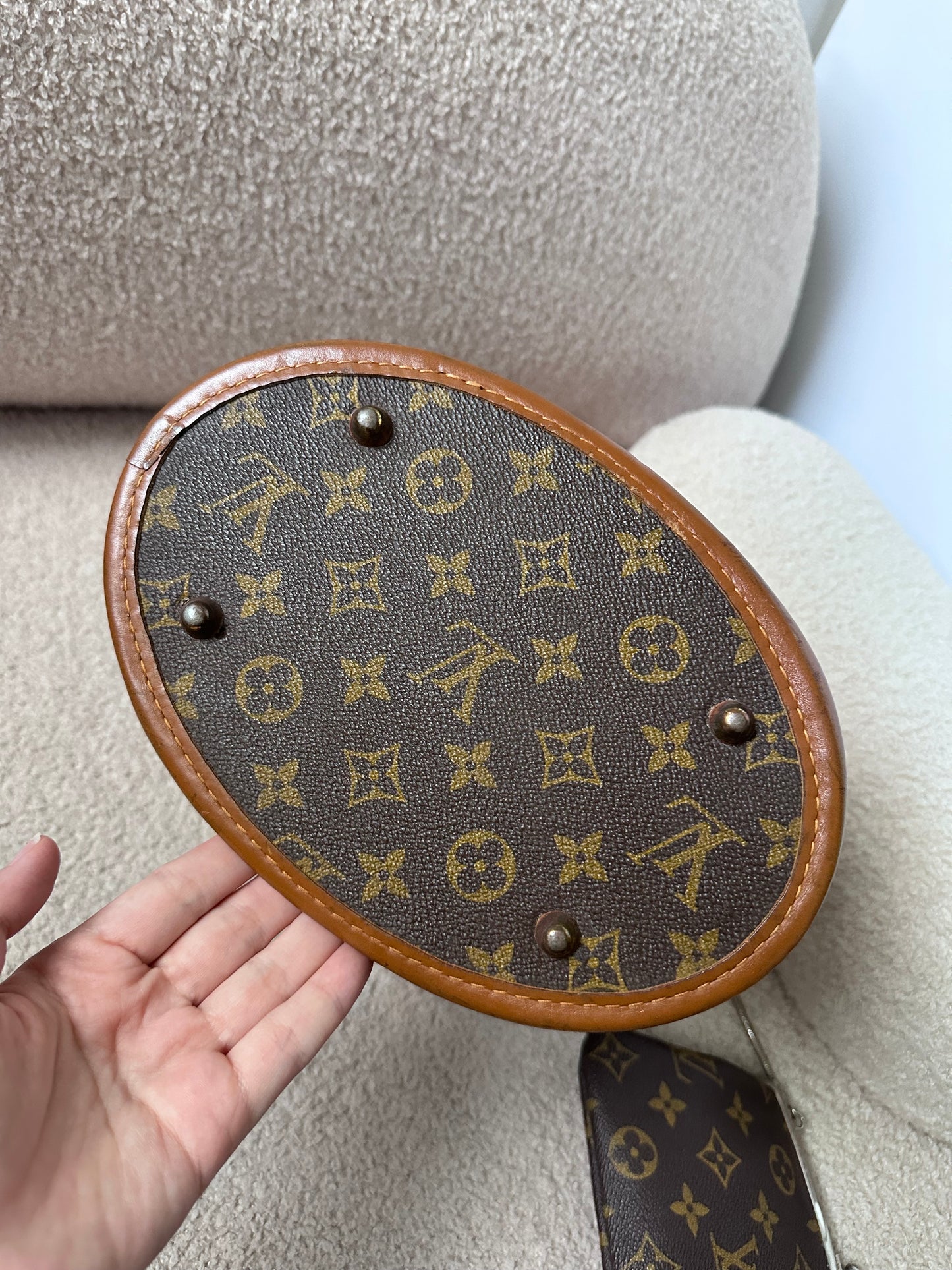 Louis Vuitton Bucket Bag USA Monogram Canvas Wth Pouch