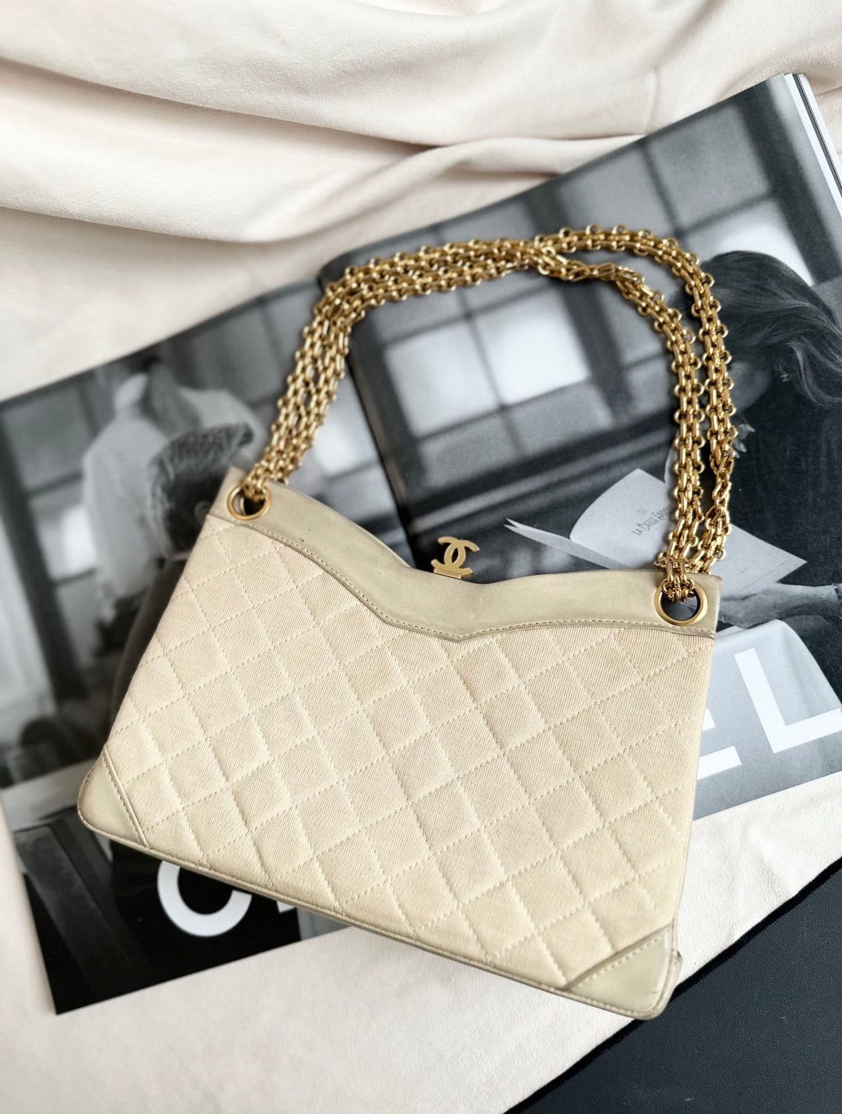 Chanel Vintage Kisslock Quilted Shoulder Bag - 24K Gold Plated Hardware